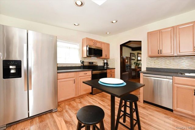 90 4th Avenue, East Rockaway, NY 11518