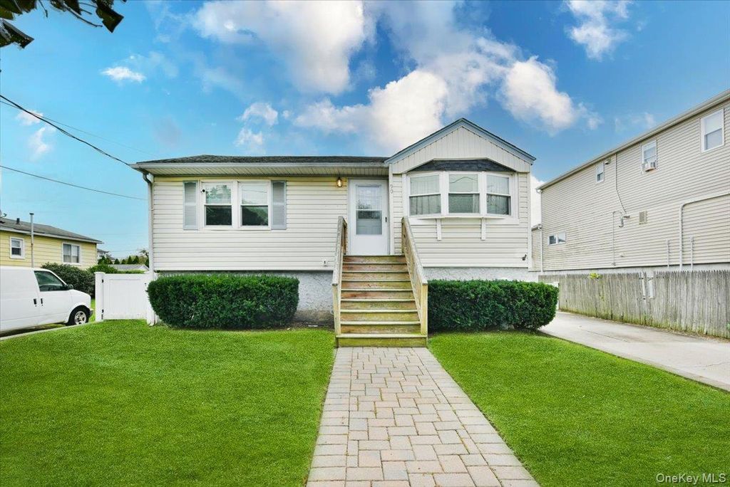 90 4th Avenue, East Rockaway, NY 11518