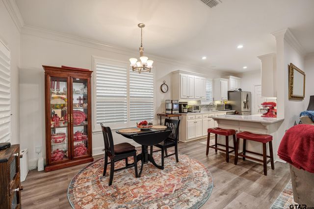 1915 Hollyglen, Tyler, TX 75703
