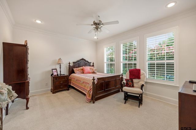 1915 Hollyglen, Tyler, TX 75703