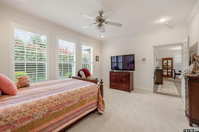 1915 Hollyglen, Tyler, TX 75703