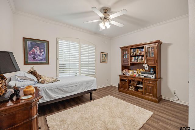 1915 Hollyglen, Tyler, TX 75703