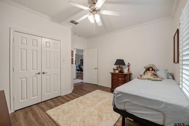 1915 Hollyglen, Tyler, TX 75703