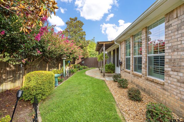 1915 Hollyglen, Tyler, TX 75703