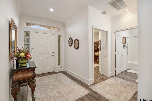 1915 Hollyglen, Tyler, TX 75703