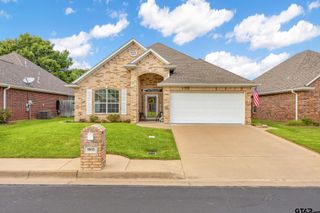 1915 Hollyglen, Tyler, TX 75703