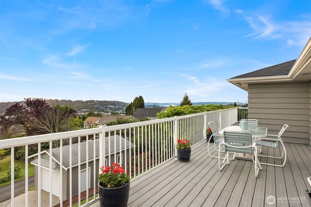 811 Grant Avenue S, Renton, WA 98057