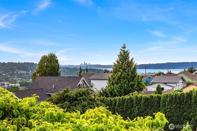 811 Grant Avenue S, Renton, WA 98057