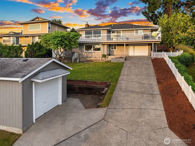 811 Grant Avenue S, Renton, WA 98057