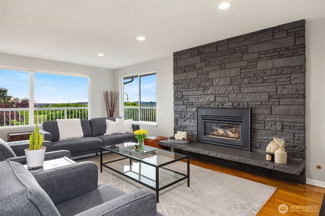 811 Grant Avenue S, Renton, WA 98057