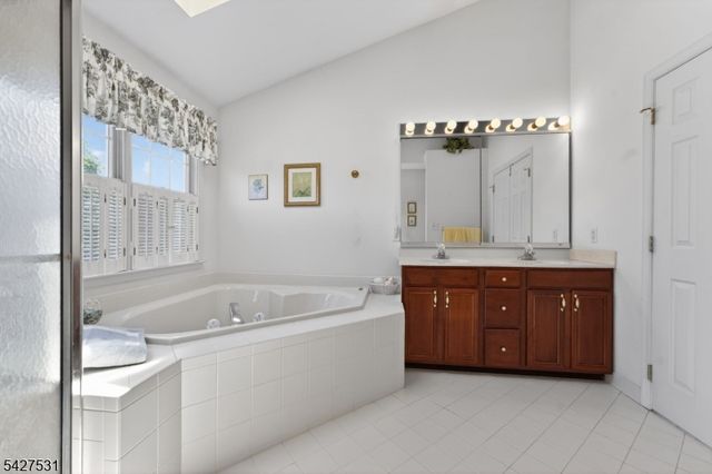 21 Surry Lane, Franklin Twp., NJ 08802