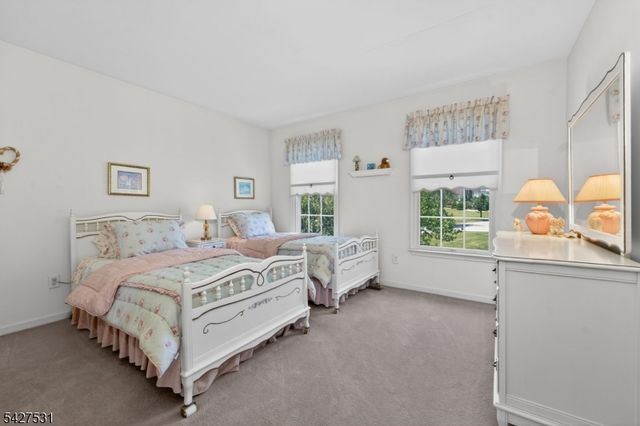 21 Surry Lane, Franklin Twp., NJ 08802