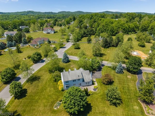 21 Surry Lane, Franklin Twp., NJ 08802