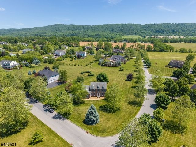21 Surry Lane, Franklin Twp., NJ 08802