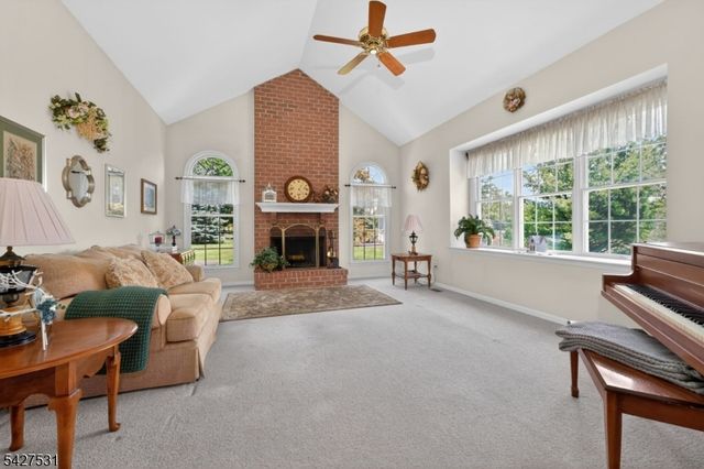 21 Surry Lane, Franklin Twp., NJ 08802
