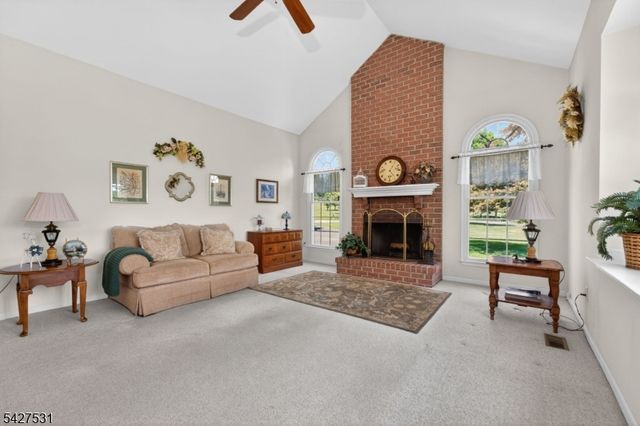 21 Surry Lane, Franklin Twp., NJ 08802