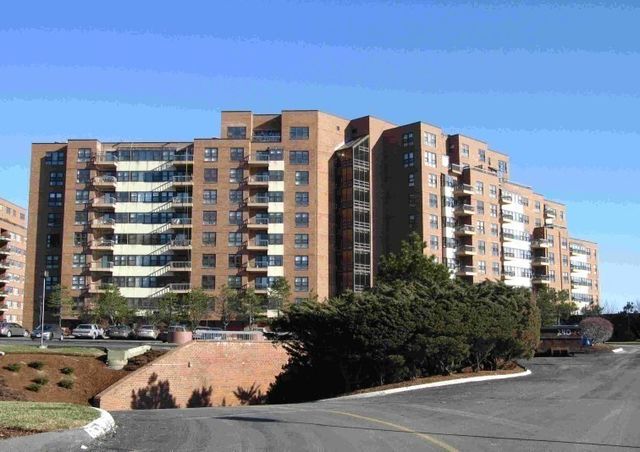 1 Seal Harbor Rd 815, Winthrop, MA 02152