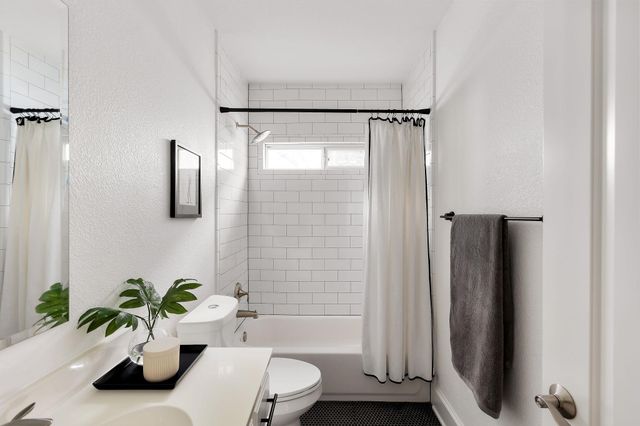 1313 E 13th ST, Austin, TX 78702