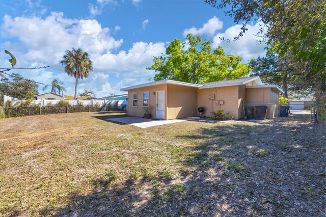 5135 BROOKMEADE DRIVE, Sarasota, FL 34232