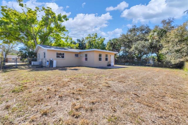 5135 BROOKMEADE DRIVE, Sarasota, FL 34232