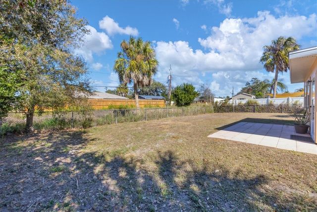 5135 BROOKMEADE DRIVE, Sarasota, FL 34232