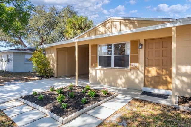 5135 BROOKMEADE DRIVE, Sarasota, FL 34232