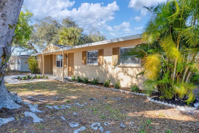 5135 BROOKMEADE DRIVE, Sarasota, FL 34232