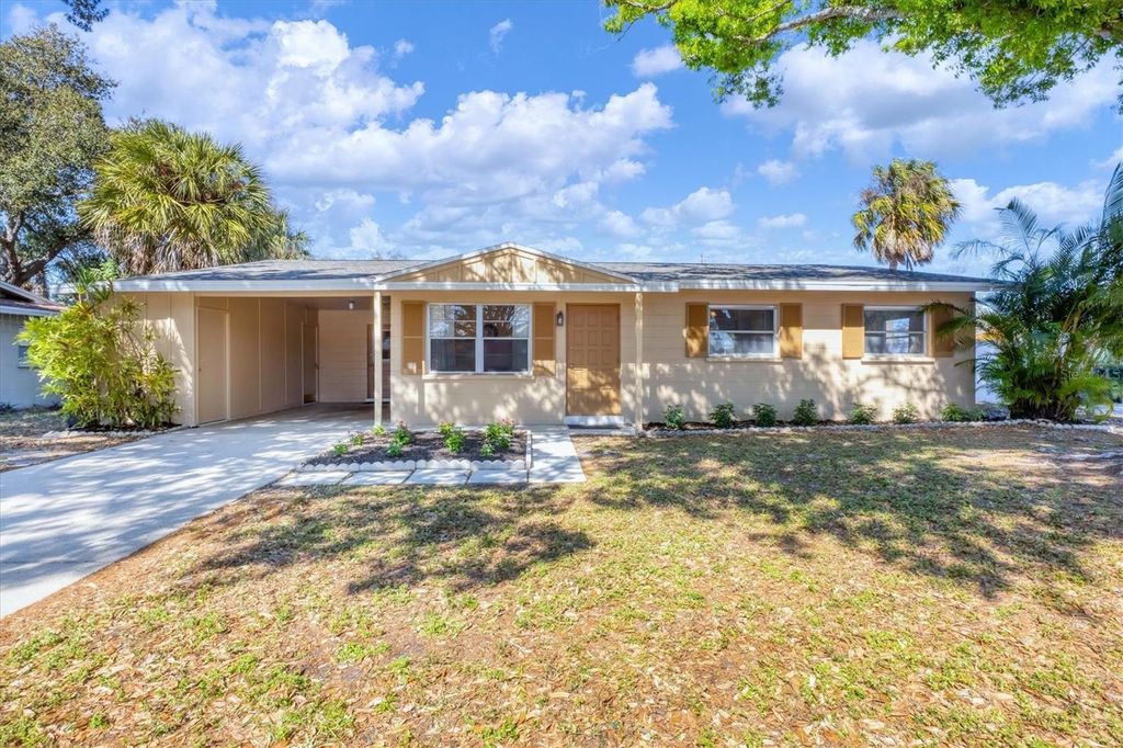 5135 BROOKMEADE DRIVE, Sarasota, FL 34232