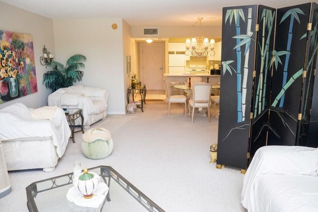 2301 Collins Avenue 336, Miami Beach, FL 33139