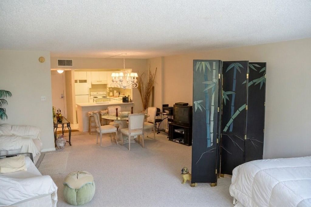 2301 Collins Avenue 336, Miami Beach, FL 33139