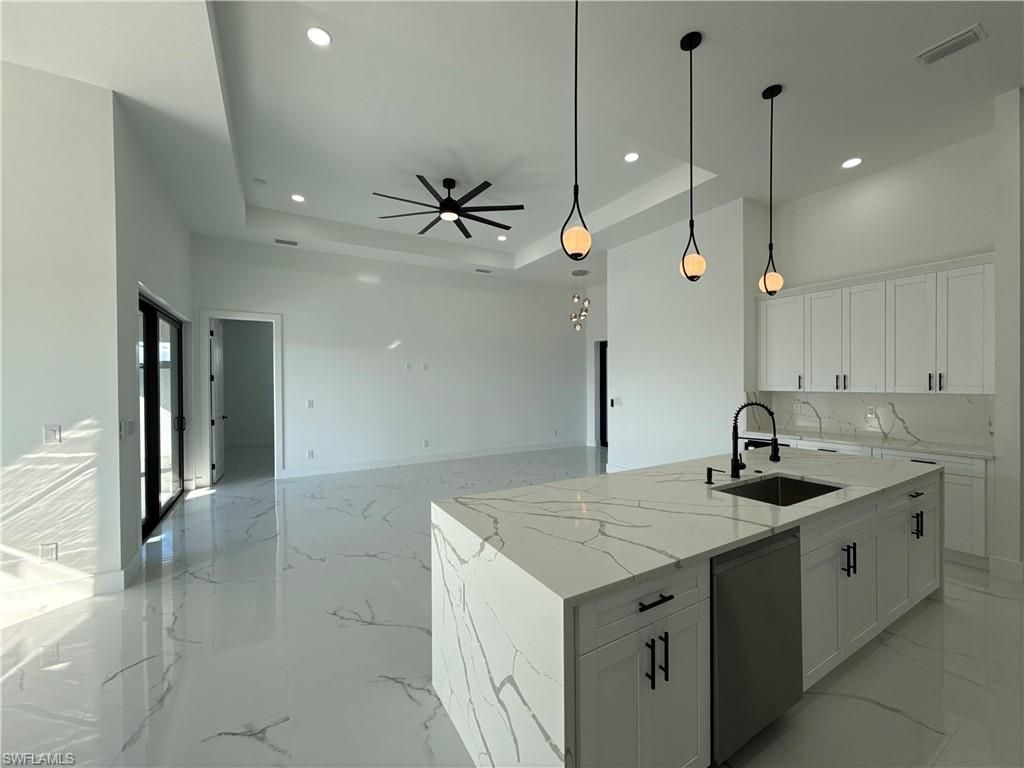 Image 10 of property listing at 3510 46th AVE, Cape Coral, FL 33993
