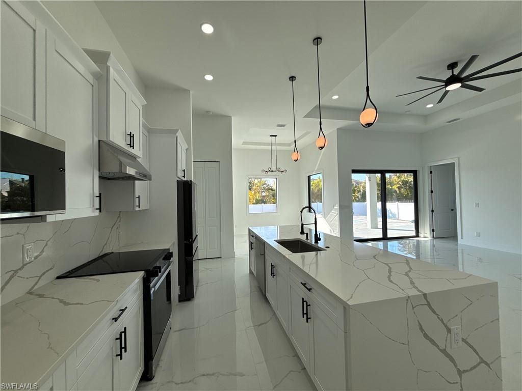 Image 8 of property listing at 3510 46th AVE, Cape Coral, FL 33993