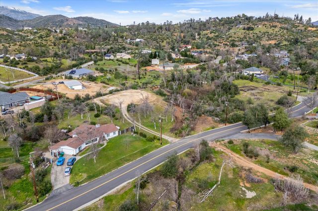 10096 Victoria Drive, Redding, CA 96001