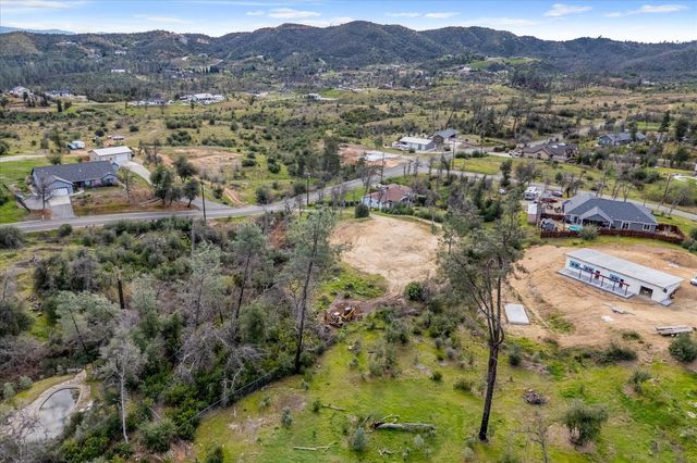 10096 Victoria Drive, Redding, CA 96001