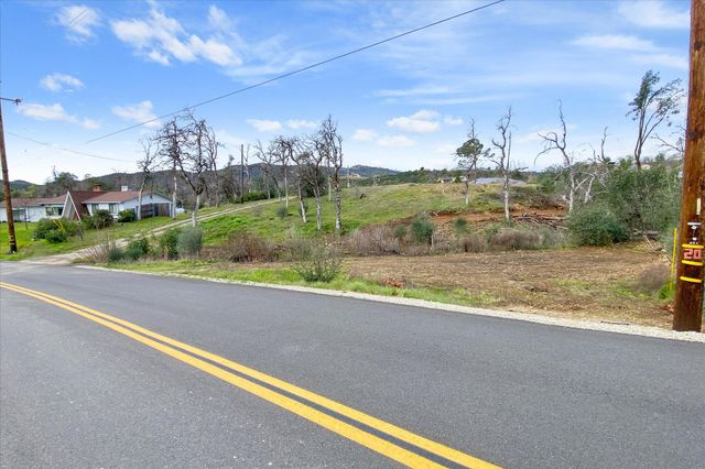 10096 Victoria Drive, Redding, CA 96001