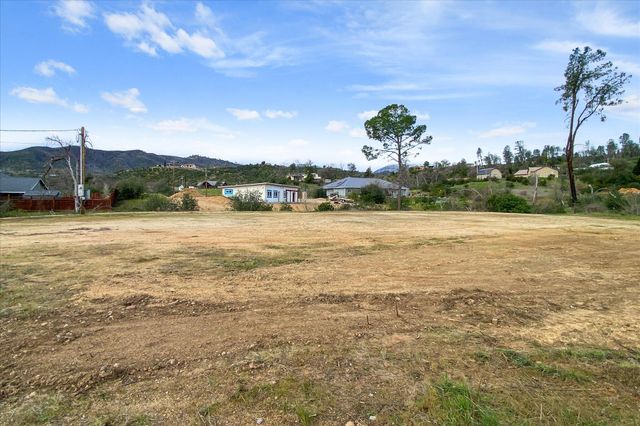 10096 Victoria Drive, Redding, CA 96001