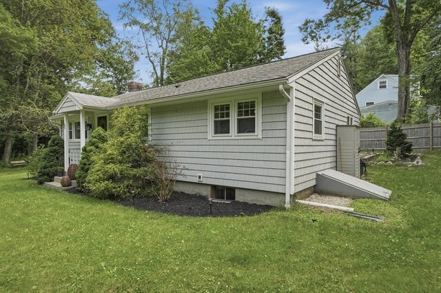 62 Putnam Road, Holden, MA 01520