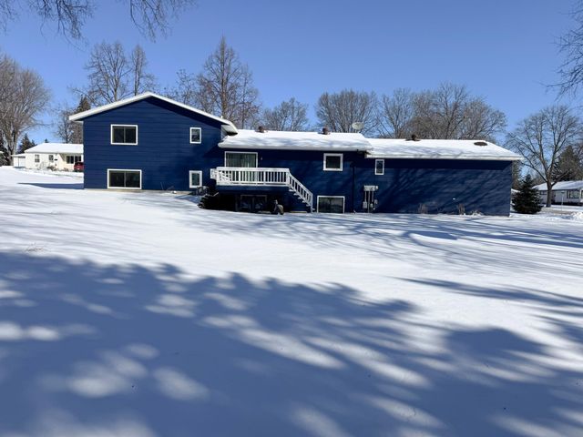 336 E Cherry Avenue, Fergus Falls, MN 56537