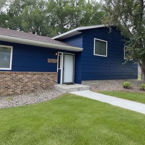 336 E Cherry Avenue, Fergus Falls, MN 56537