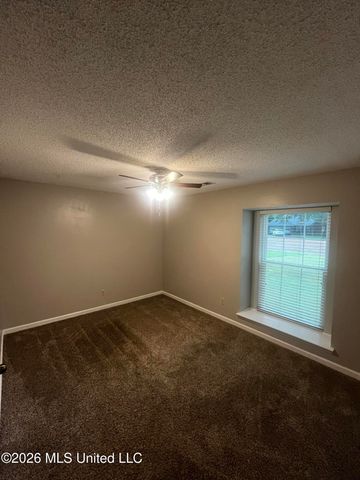 7107 Kingcrest Cove, Olive Branch, MS 38654