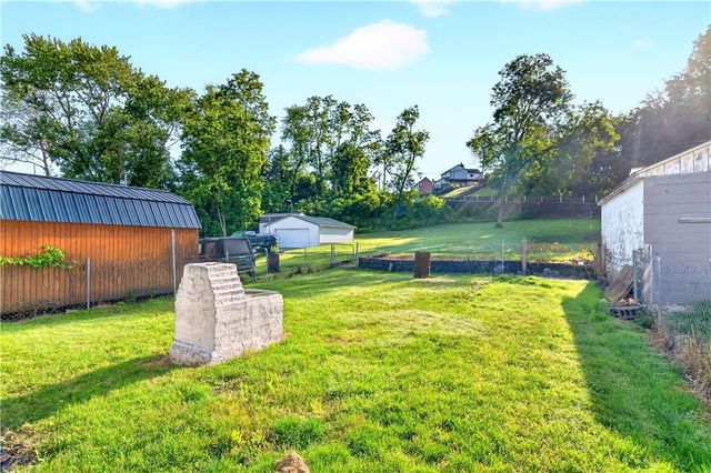 19 Church St, Dunbar, PA 15431
