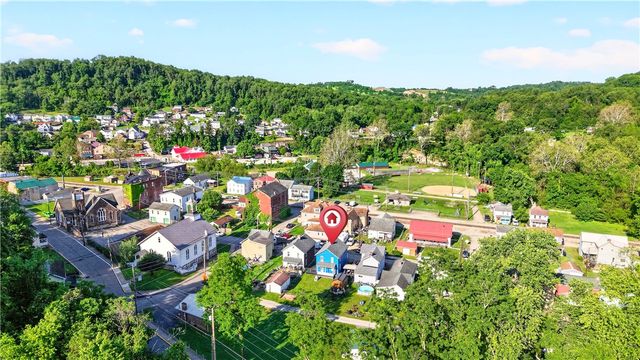 19 Church St, Dunbar, PA 15431