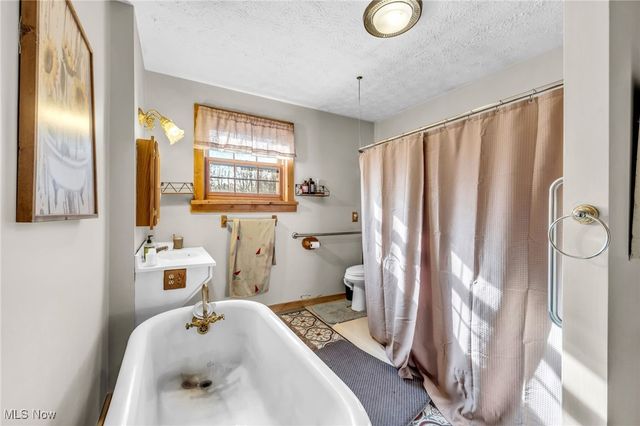 1556 Saxe Road, Mogadore, OH 44260