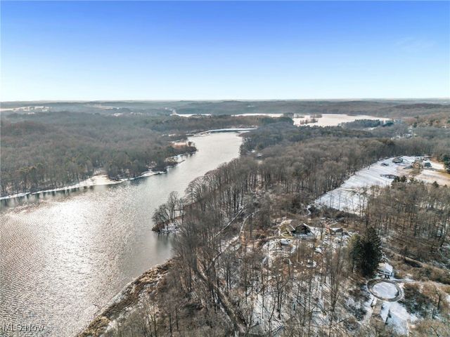 1556 Saxe Road, Mogadore, OH 44260