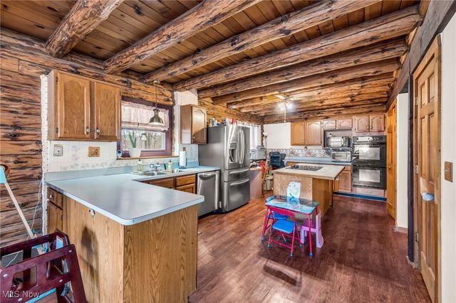 1556 Saxe Road, Mogadore, OH 44260