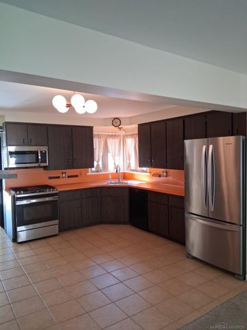 30230 Rosebriar Street, Saint Clair Shores, MI 48082