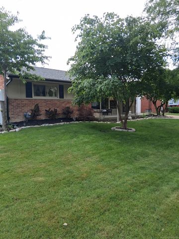 30230 Rosebriar Street, Saint Clair Shores, MI 48082