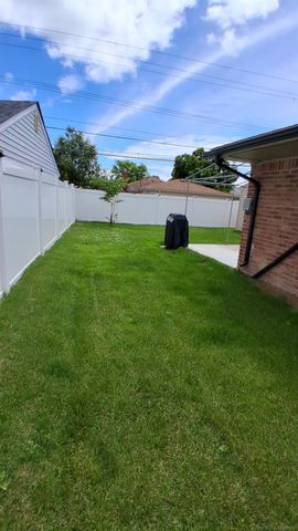 30230 Rosebriar Street, Saint Clair Shores, MI 48082