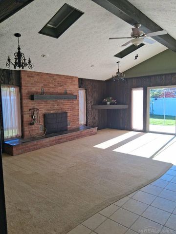 30230 Rosebriar Street, Saint Clair Shores, MI 48082