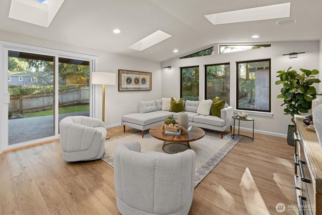 9209 NE 142nd Way, Kirkland, WA 98034